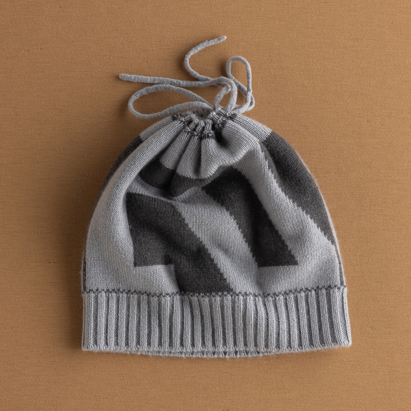 인기 판매 100% 염소 캐시미어 2021 모자 고급 모자 여성용 순수 캐시미어 니트 모자 가을 겨울 따뜻하고 부드러운 두꺼운 모자